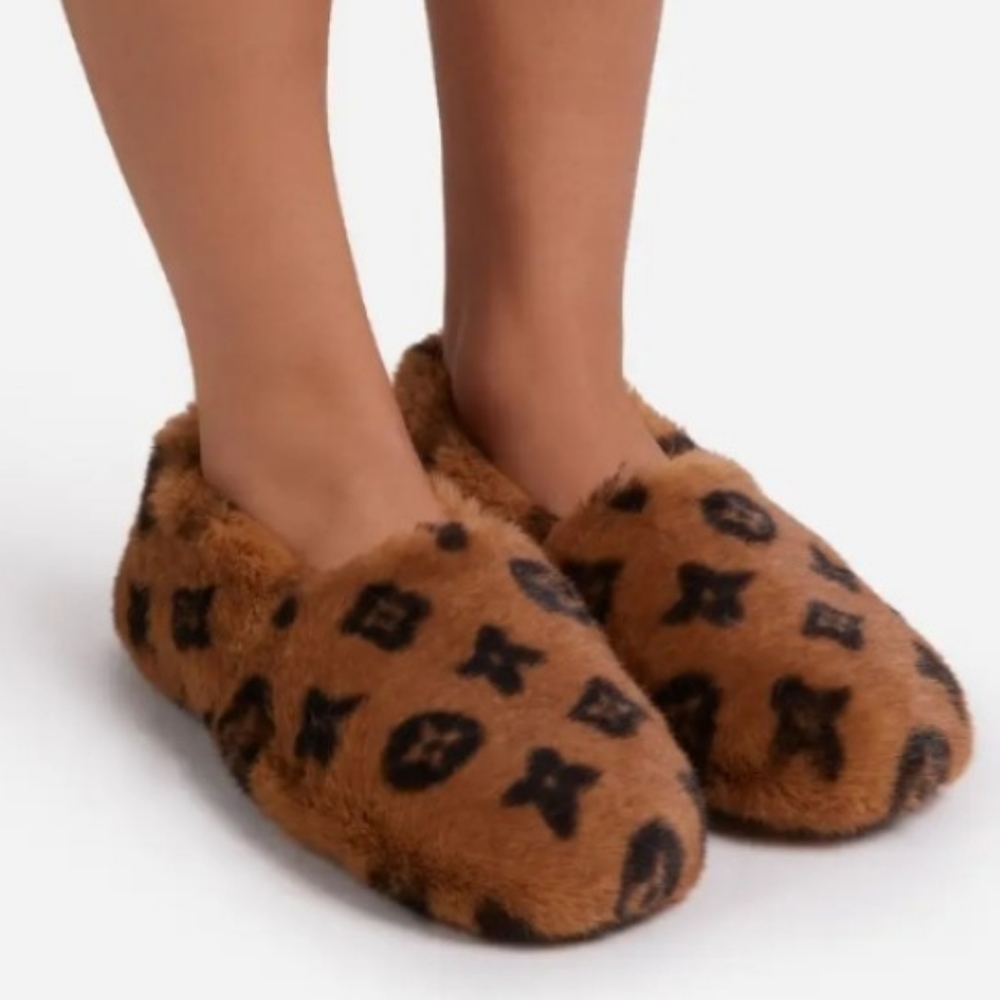 NEW FLUFFY SLIP-ON